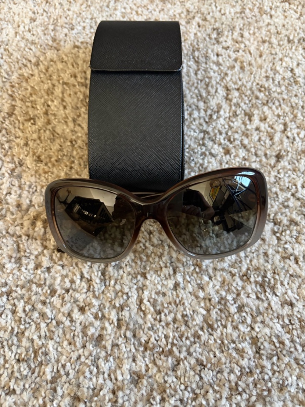 Classic Women's Polarized Sunglasses - light brown/tan/light purple shade frame